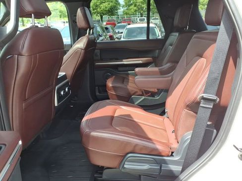 Used 2023 Ford Expedition Limited AWD/4WD image 12