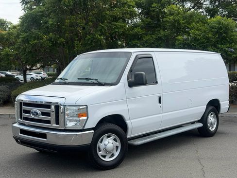 Used 2014 Ford E-250 and Econoline 250 w/ Power Group RWD image 1