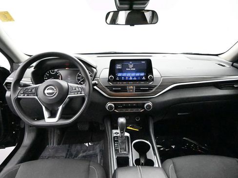 Used 2023 Nissan Altima 2.5 SV FWD image 18