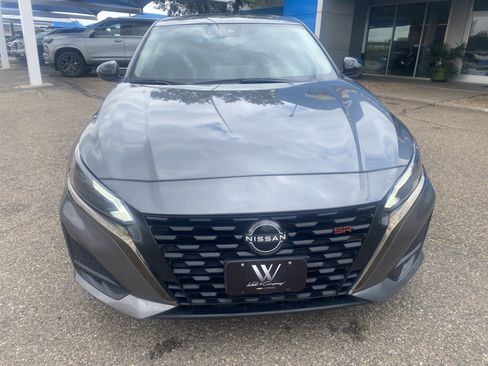 Used 2023 Nissan Altima 2.5 SR w/ SR Premium Package FWD image 3