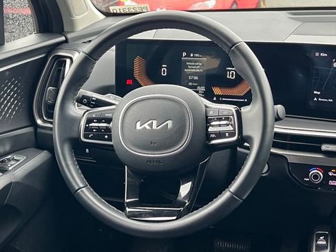 Used 2024 Kia Sorento S AWD/4WD image 14