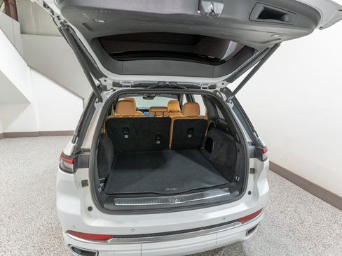 Used 2023 Jeep Grand Cherokee Summit image 37