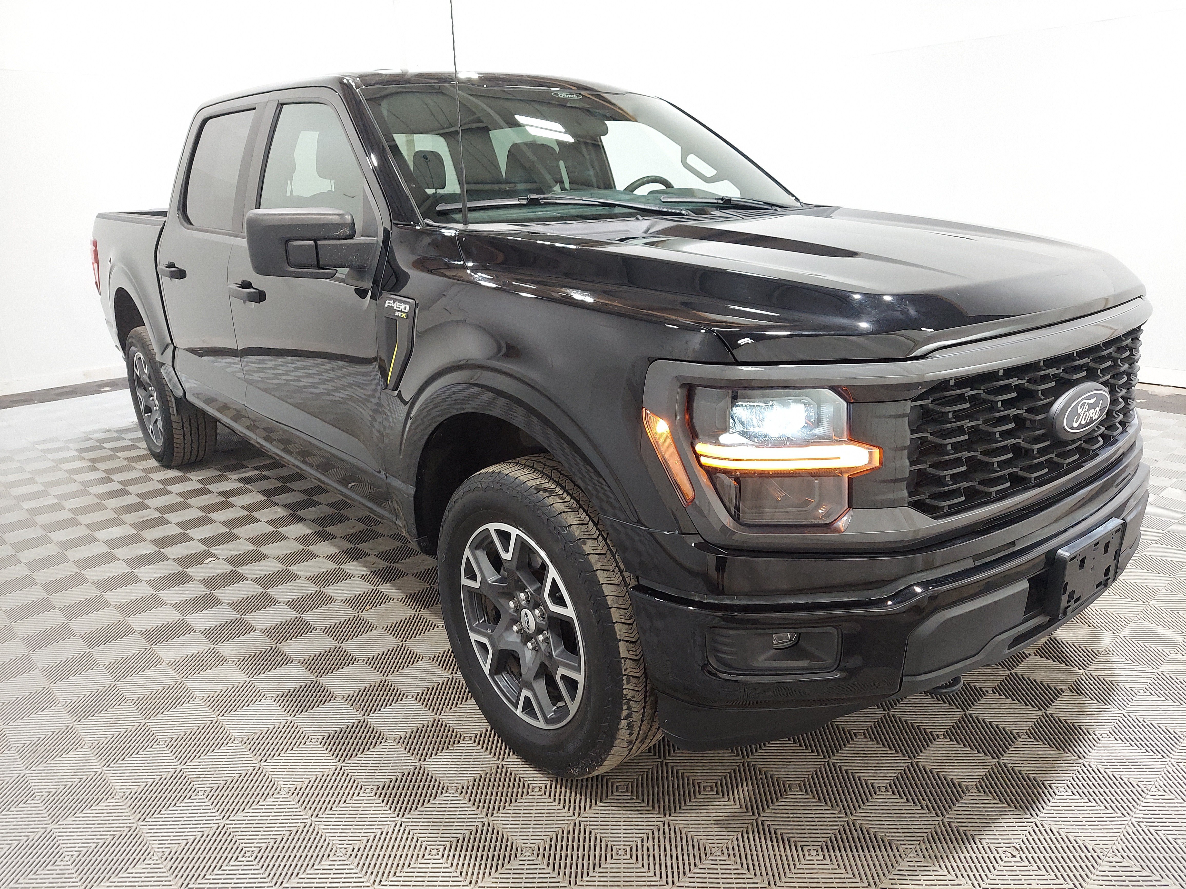 Used 2024 Ford F150 STX AWD/4WD image 4