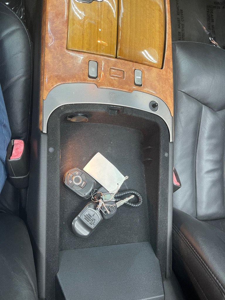 Used 2006 Cadillac XLR RWD image 34