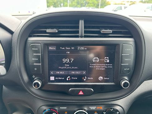 Used 2023 Kia Soul LX w/ LX Technology Package image 11