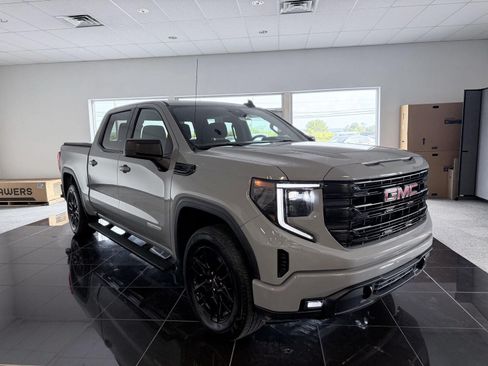 Used 2024 GMC Sierra 1500 Elevation AWD/4WD image 8
