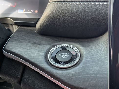 Used 2022 Jeep Grand Cherokee L Limited AWD/4WD image 24