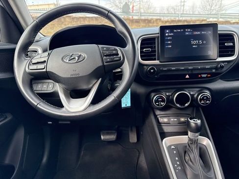 Used 2022 Hyundai Venue SEL w/ Cargo Package image 21