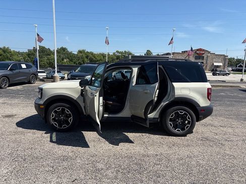 Used 2025 Ford Bronco Sport Outer Banks w/ Outer Banks Tech Package+ AWD/4WD image 4