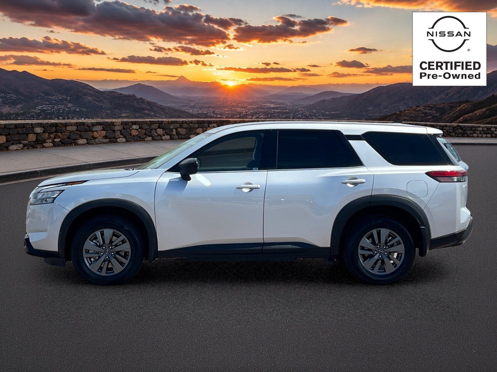 Certified 2025 Nissan Pathfinder S FWD image 3