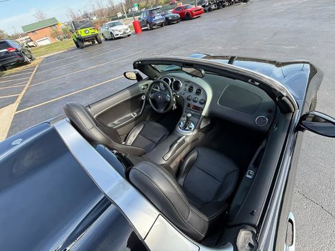 Used 2009 Pontiac Solstice Convertible w/ Premium Package RWD image 22