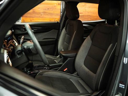 Used 2024 Chevrolet TrailBlazer LS image 9