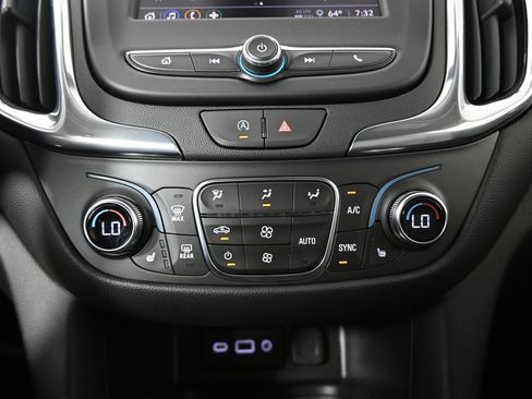 Used 2023 Chevrolet Equinox LT image 30