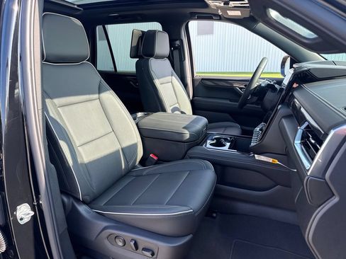 New 2026 GMC Yukon Elevation w/ Elevation Premium Package AWD/4WD image 11