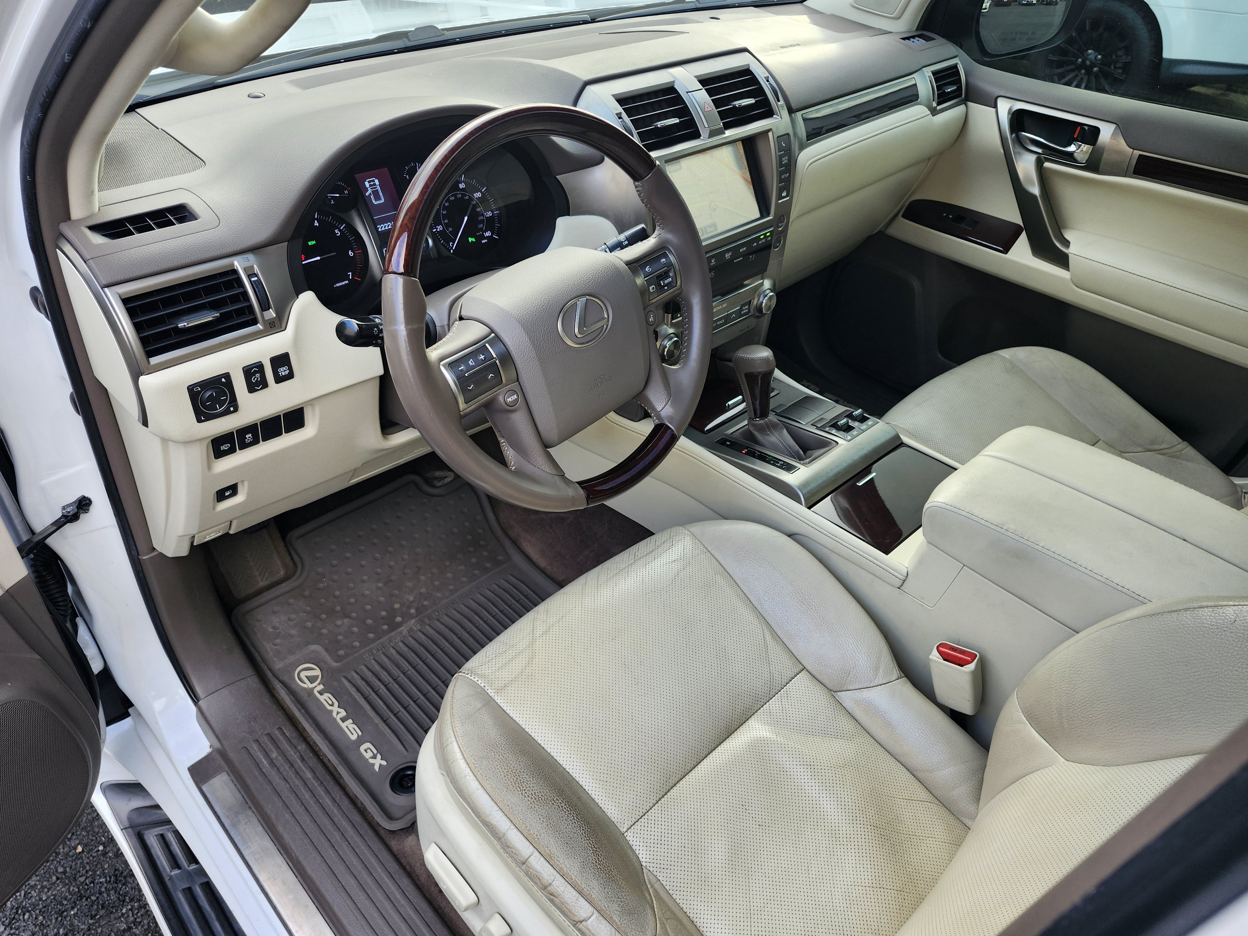 Used 2015 Lexus GX 460 w/ Premium Package AWD/4WD image 4