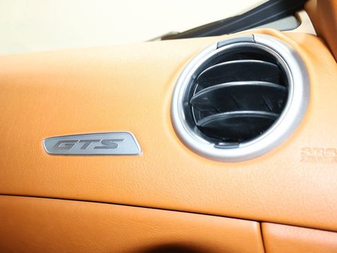 Used 2013 SRT Viper GTS w/ GTS Laguna Interior Pkg image 28