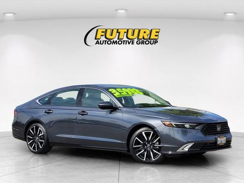 Used 2025 Honda Accord Touring image 1