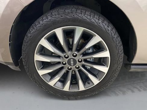 Used 2020 Lincoln Navigator L Reserve w/ Luxury Package AWD/4WD image 20