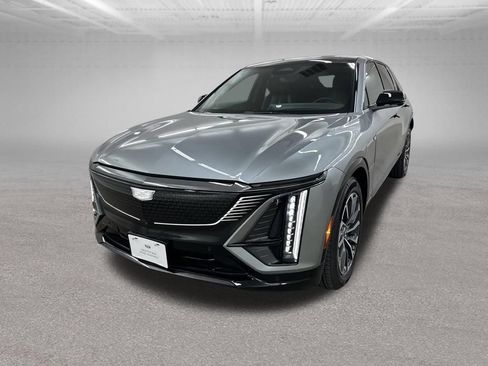 Certified 2025 Cadillac Lyriq Sport AWD/4WD image 4