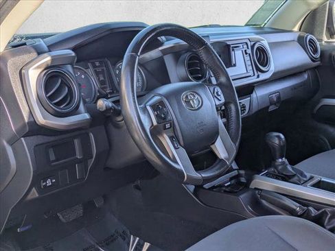 Used 2016 Toyota Tacoma SR5 w/ SR5 Appearance Package (SN) image 10