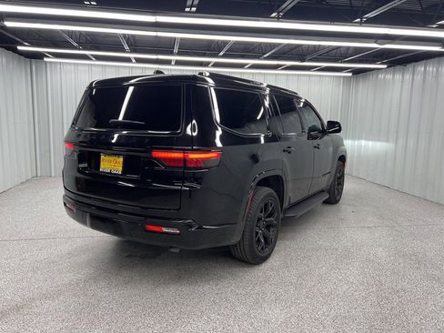 Used 2025 Jeep Wagoneer Series II image 6