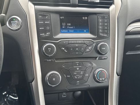 Used 2018 Ford Fusion SE image 13
