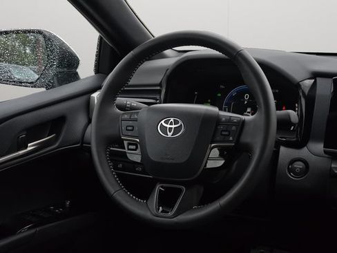 Used 2026 Toyota Camry SE w/ Convenience Package FWD image 18