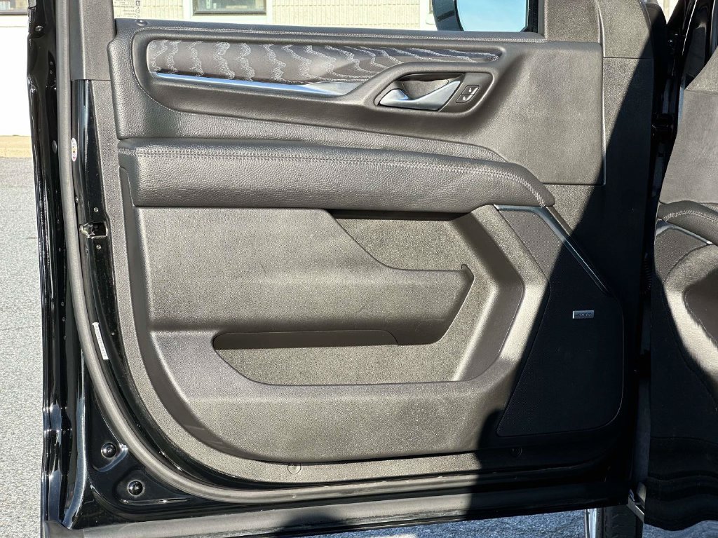 Used 2023 GMC Yukon Denali AWD/4WD image 15