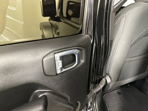 Used 2021 Jeep Wrangler Unlimited Sport AWD/4WD image 12