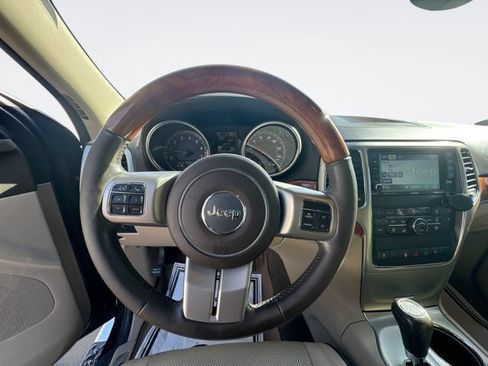 Used 2011 Jeep Grand Cherokee Overland AWD/4WD image 17