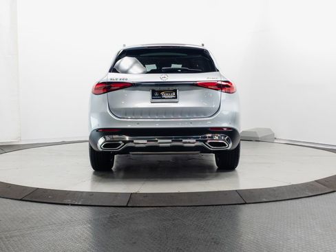 Used 2024 Mercedes-Benz GLC 300 4MATIC w/ Driver Assistance Package image 32