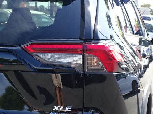 Used 2025 Toyota RAV4 XLE w/ Convenience Package AWD/4WD image 12