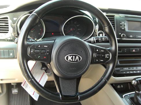 Used 2015 Kia Sedona EX FWD image 9