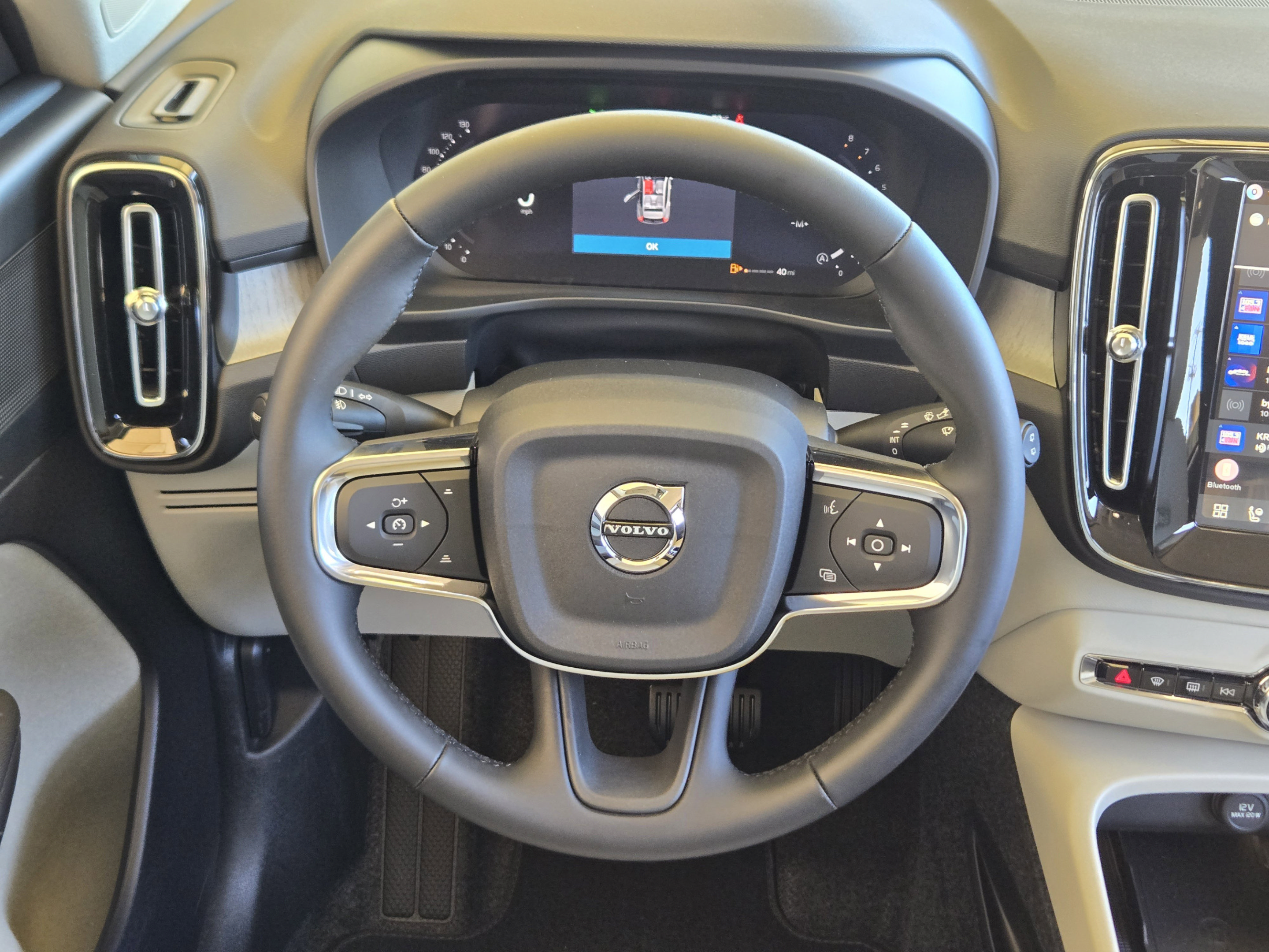 Used 2026 Volvo XC40 B5 Plus w/ Protection Package Premier AWD/4WD image 30