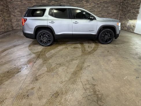 Used 2023 GMC Acadia SLE w/ Driver Convenience Package image 10