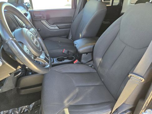 Used 2015 Jeep Wrangler Unlimited Sport w/ Connectivity Group image 16