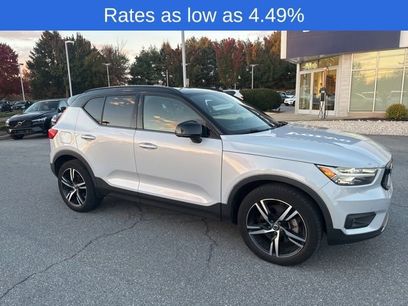 Certified 2022 Volvo XC40 T5 R-Design w/ Climate Package