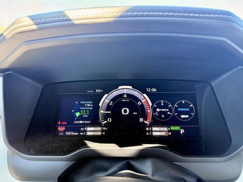 Used 2024 Toyota Tundra Capstone AWD/4WD image 37