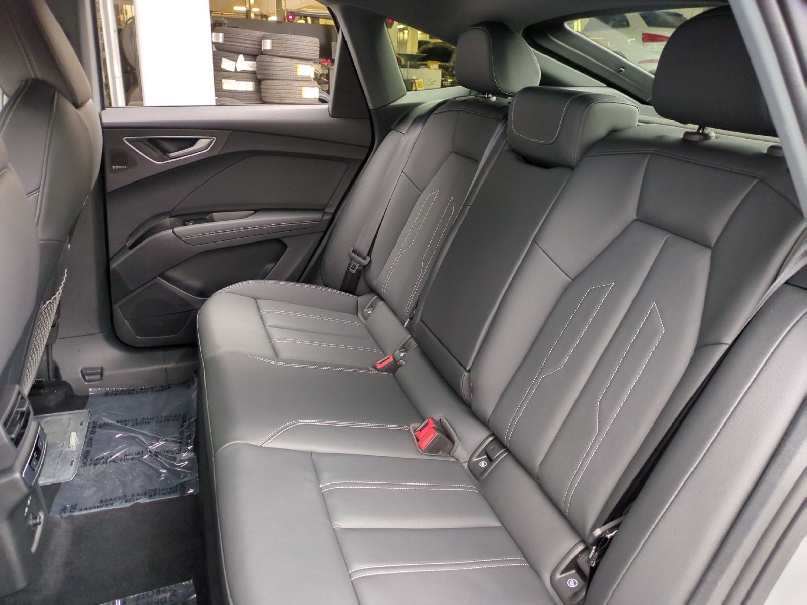 Used 2023 Audi Q4 e-tron Premium Plus w/ Premium Plus AWD/4WD image 31