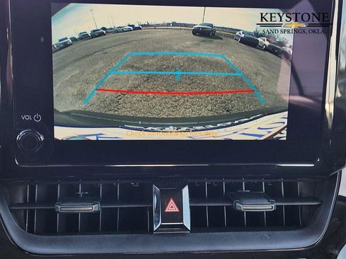 Used 2025 Toyota Corolla LE image 19