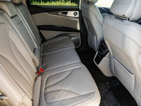 Used 2020 Lincoln Nautilus Reserve w/ Equipment Group 202A AWD/4WD image 18