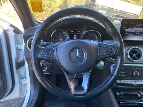 Used 2019 Mercedes-Benz GLA 250 4MATIC image 15