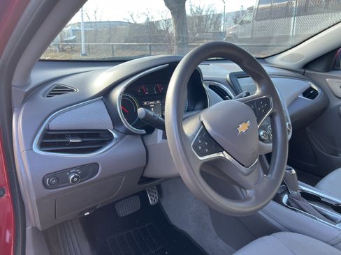 Used 2016 Chevrolet Malibu Hybrid image 11