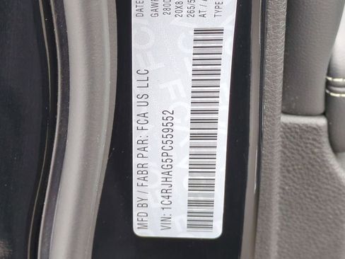 Used 2023 Jeep Grand Cherokee Altitude image 41