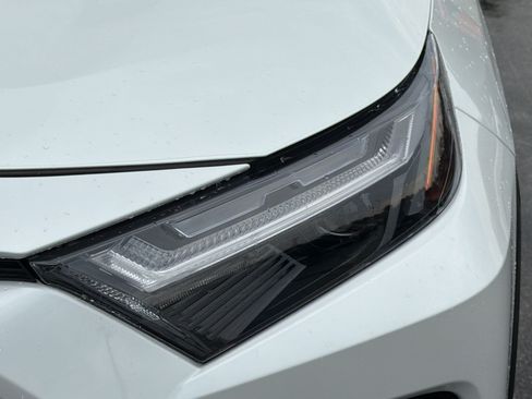 Used 2023 Toyota RAV4 XSE AWD/4WD image 12