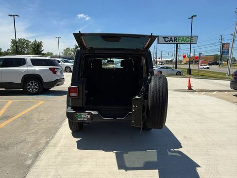 Used 2019 Jeep Wrangler Unlimited Sport S AWD/4WD image 12