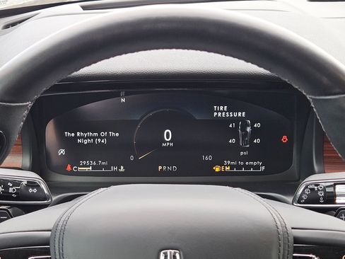 Used 2023 Lincoln Aviator Reserve w/ Equipment Group 201A image 23