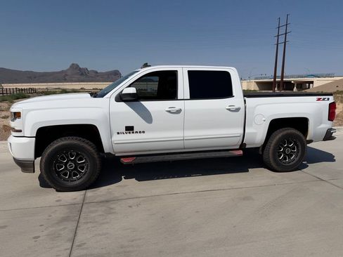 Used 2018 Chevrolet Silverado 1500 LT w/ All Star Edition AWD/4WD image 4