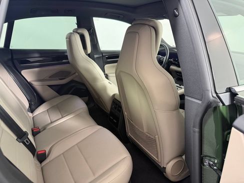 Certified 2025 Porsche Macan Electric RWD image 14