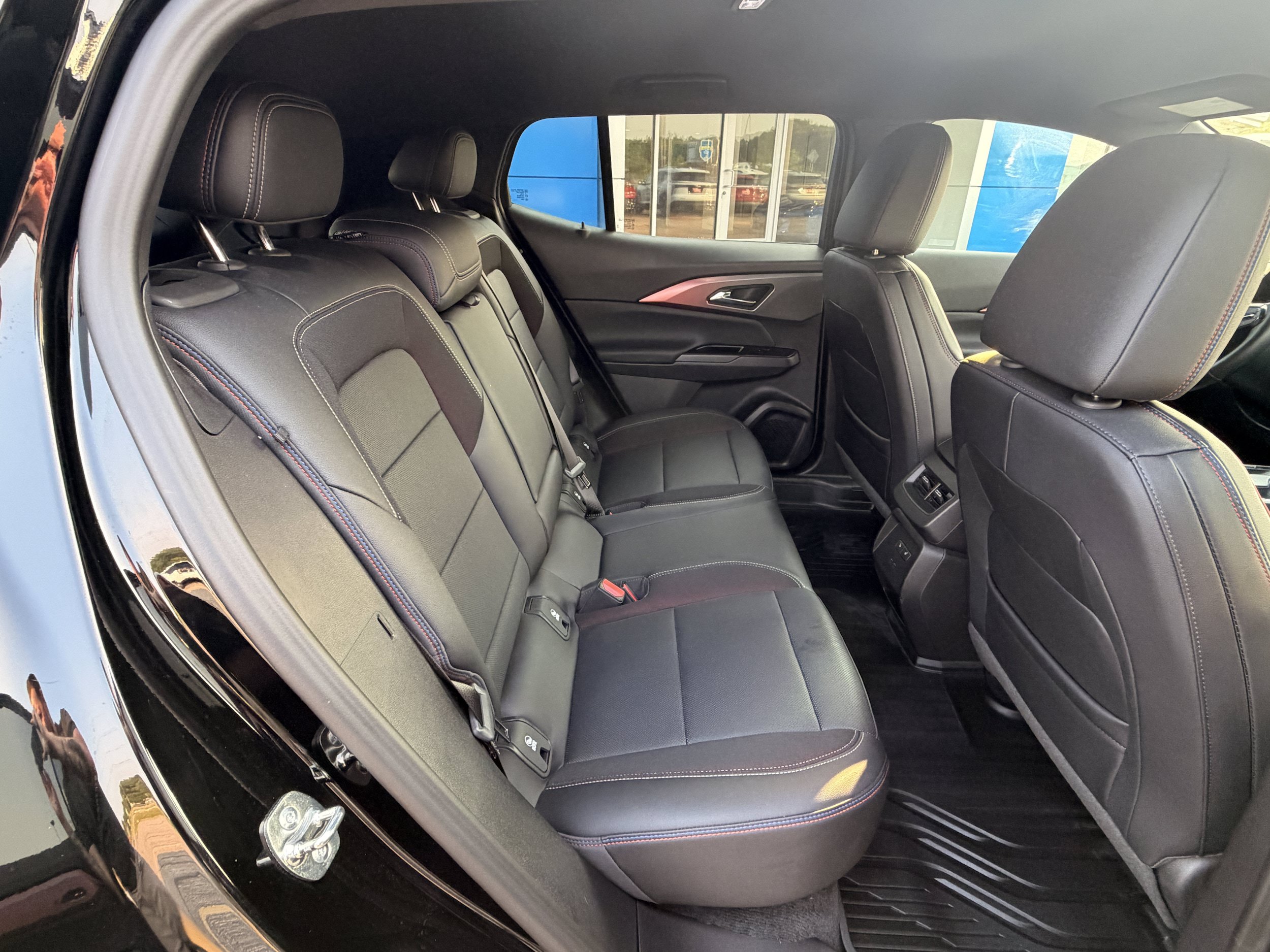 Used 2025 Chevrolet Equinox EV RS w/ Convenience Package II AWD/4WD image 6